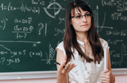 Підвищення зарплат вчителів до трьох мінімальних не відбудеться, – нардеп Железняк