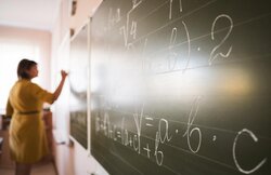 Данило Гетманцев озвучив суму мінімального окладу вчителів з наступного року