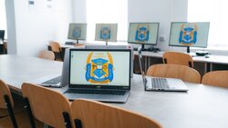 Японія передає Україні понад 7 000 одиниць комп'ютерної техніки для 382 фахових коледжів і шкіл