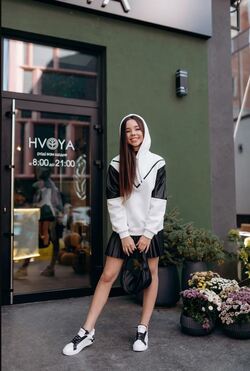 Як підібрати стильний та зручний одяг для підлітка