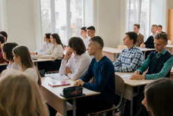 Скільки мінімум учнів може бути в ліцеї?