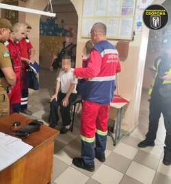 У київському ліцеї затримали чоловіка з ножем