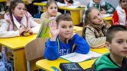 Представниця мовного омбудсмана готує постанову за російські пісні у школі Харкова