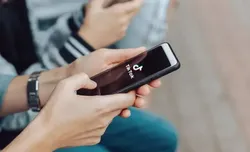 6-класник виклав у TikTok фото вчителів з нецензурними підписами – педагоги вимагали 30 тисяч гривень компенсації: що вирішив суд